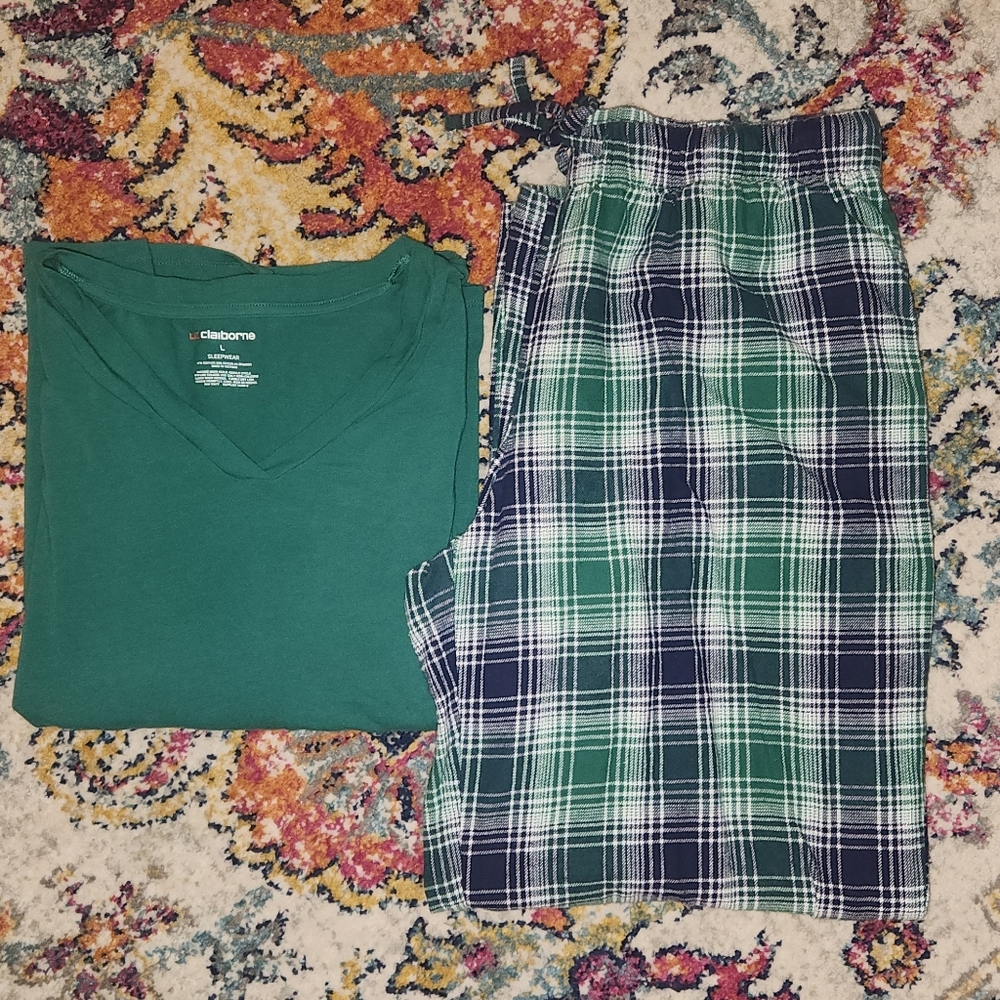 Liz Claiborne Green & Plaid Sleepwear Set - Picture 2 of 9